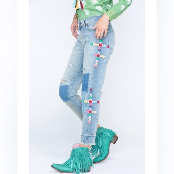 Miss Me Vintage Patchwork Cropped Frayed Boyfriend Jeans 25 Embroidered - Picture 3 of 12